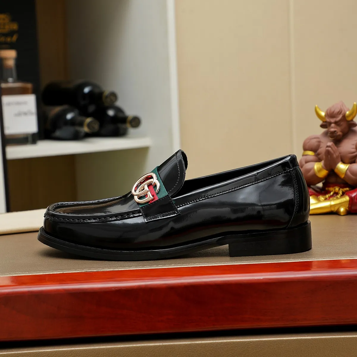 Men's men's shoes💰460💰💰Gucci official website men's business formal leather shoes updated💥Hong Kong counters synchronize new styles💥completely one-to-one replica shipment👍zero gap in counter quality 0⃣️made of imported cowhide on the outside+water-dyed🐂leather lining, color optional! Matching code 38-45